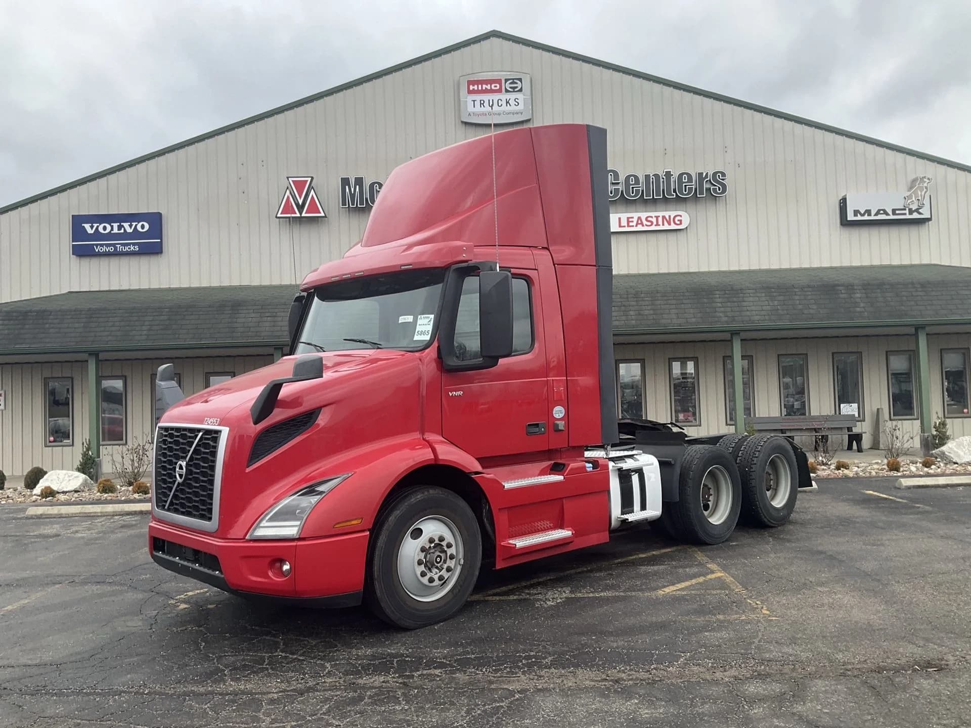 2021 Volvo VNR 640