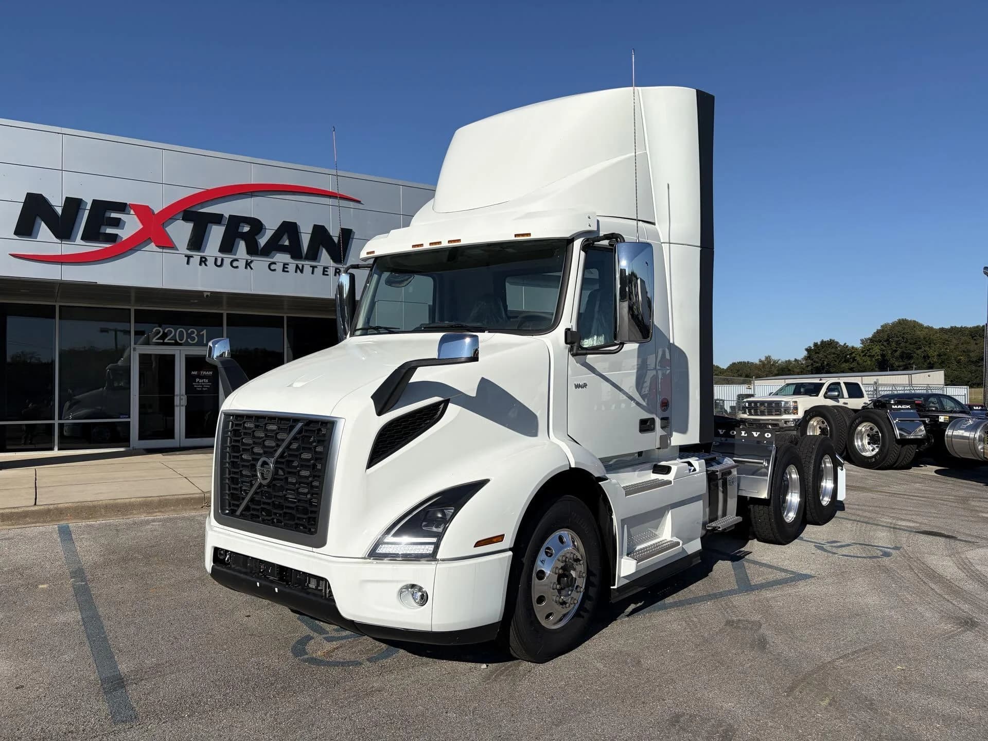 2026 Volvo VNR 640
