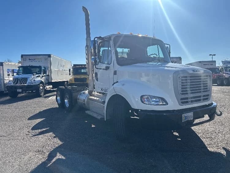 2023 Freightliner M2 112