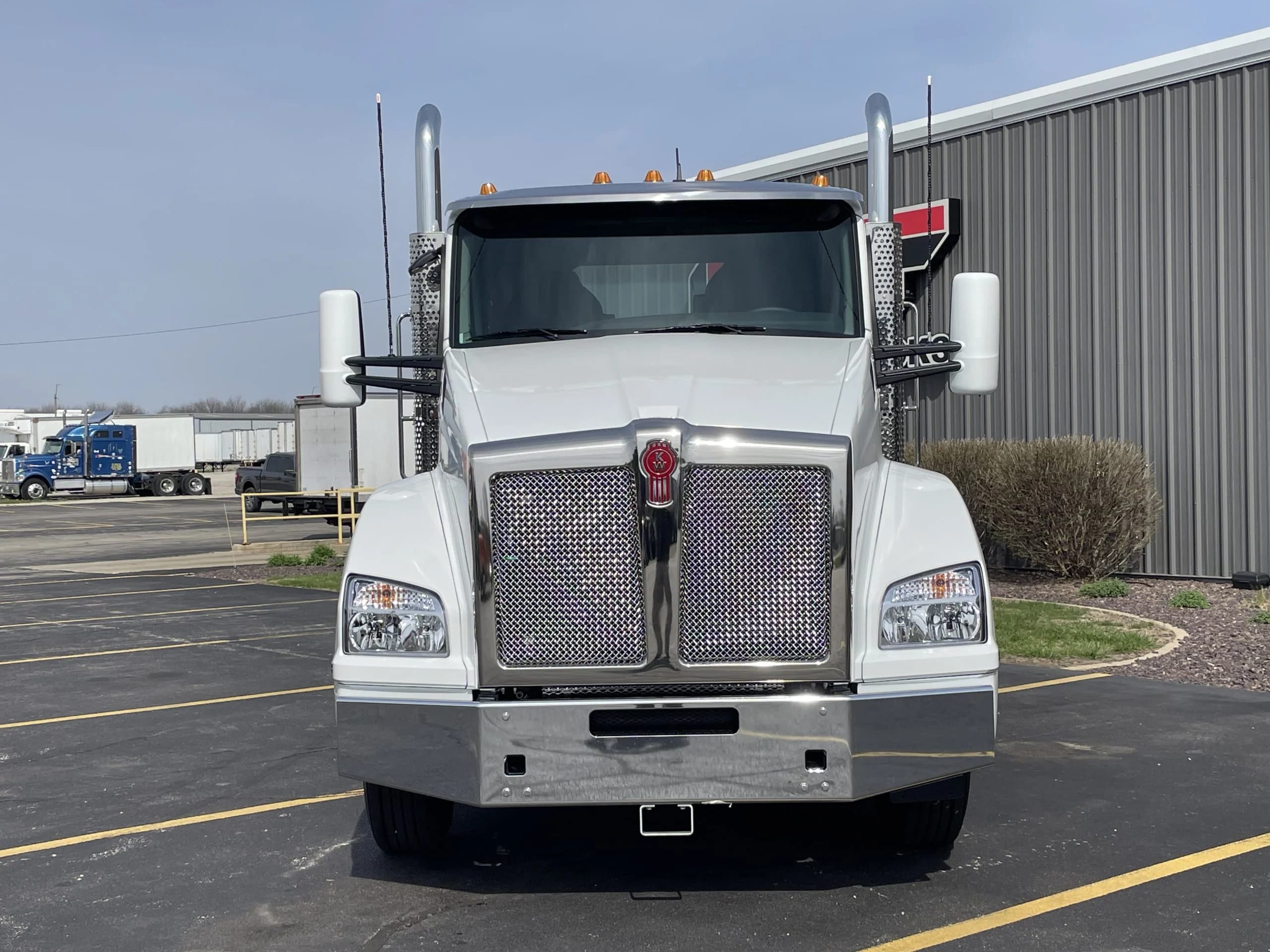 2027 Kenworth T880