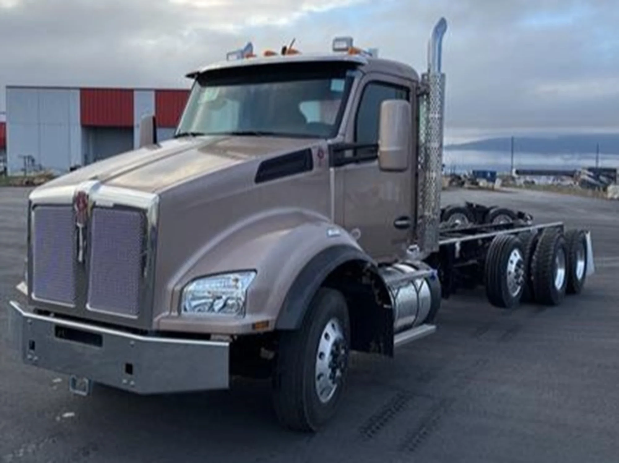 2026 Kenworth T880