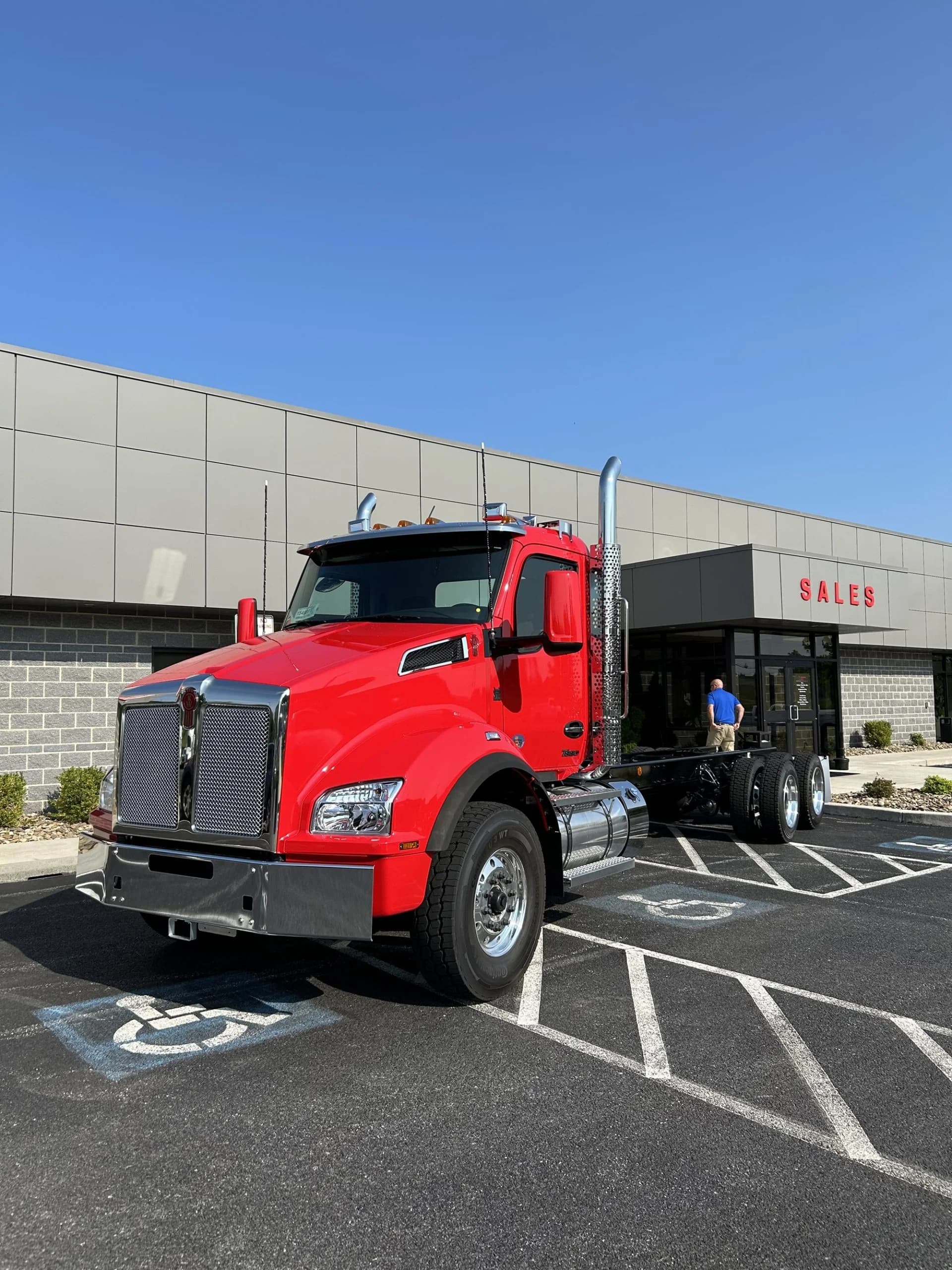 2025 Kenworth T880