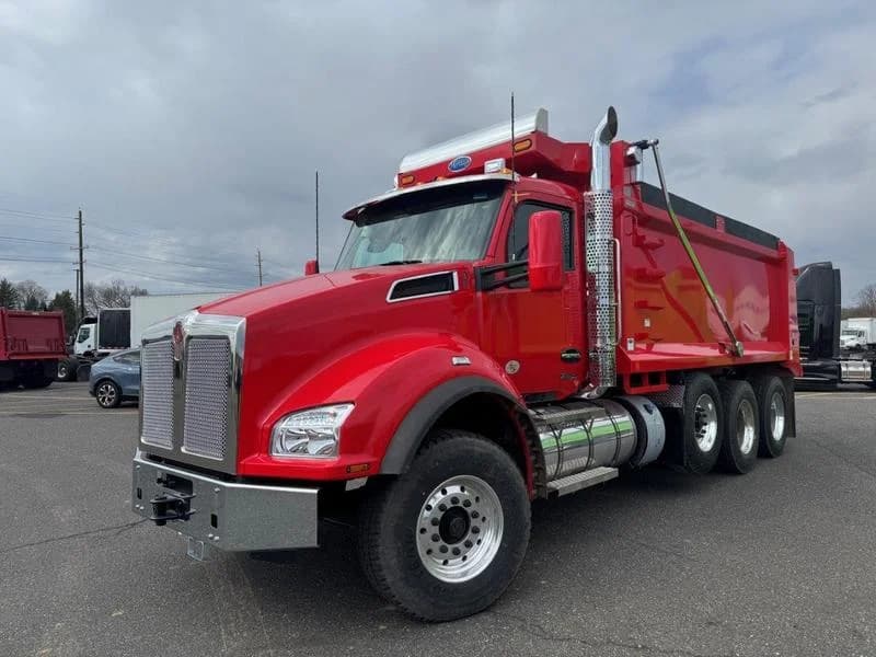2025 Kenworth T880