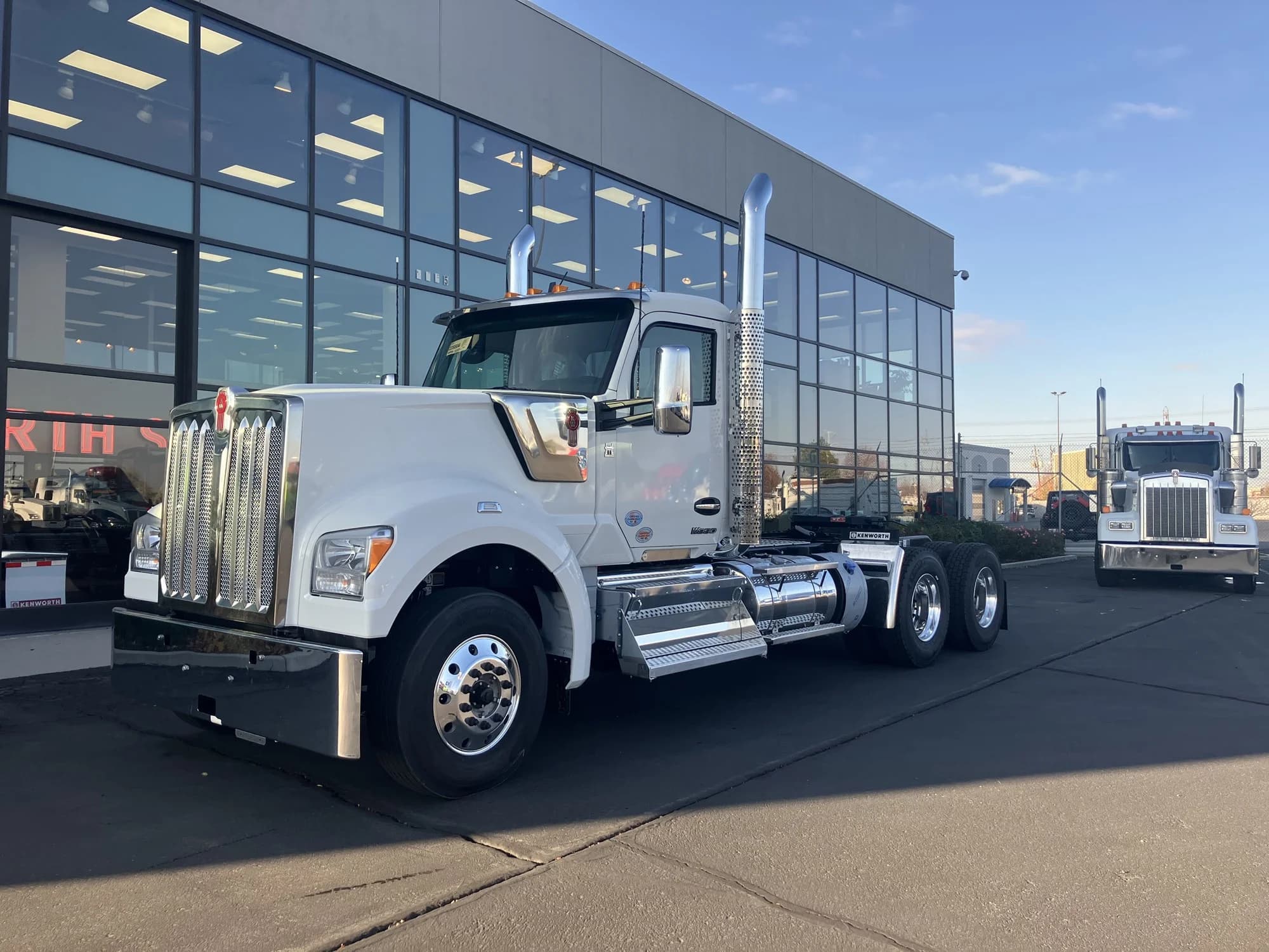 2026 Kenworth W990