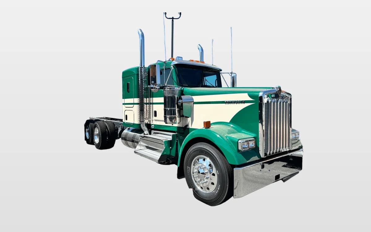 2025 Kenworth W900
