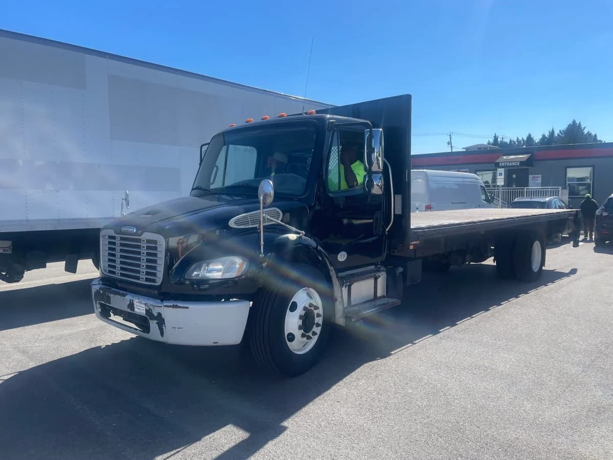2015 Freightliner M2 106