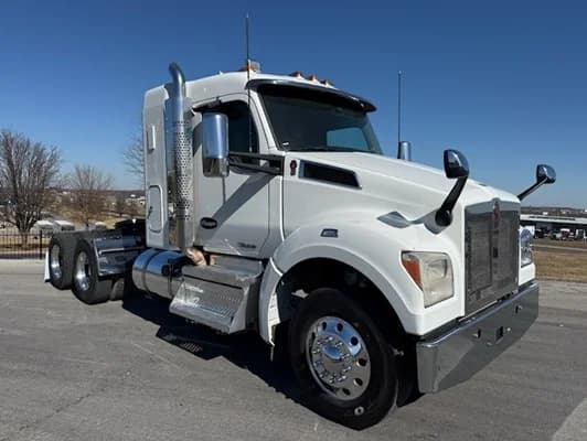 2022 Kenworth T880