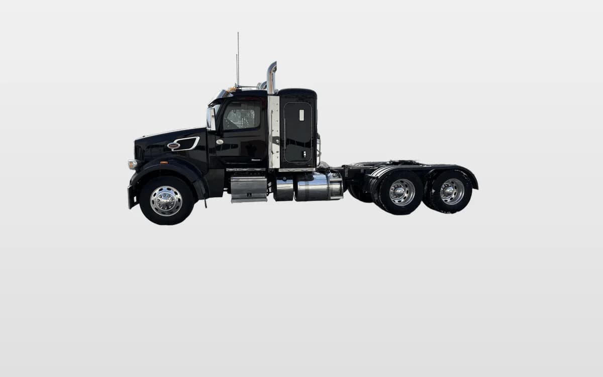 2025 Peterbilt 567