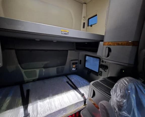 2021 International LT