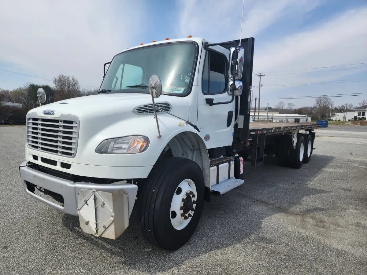 2017 Freightliner M2 106