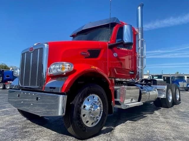 2025 Peterbilt 567