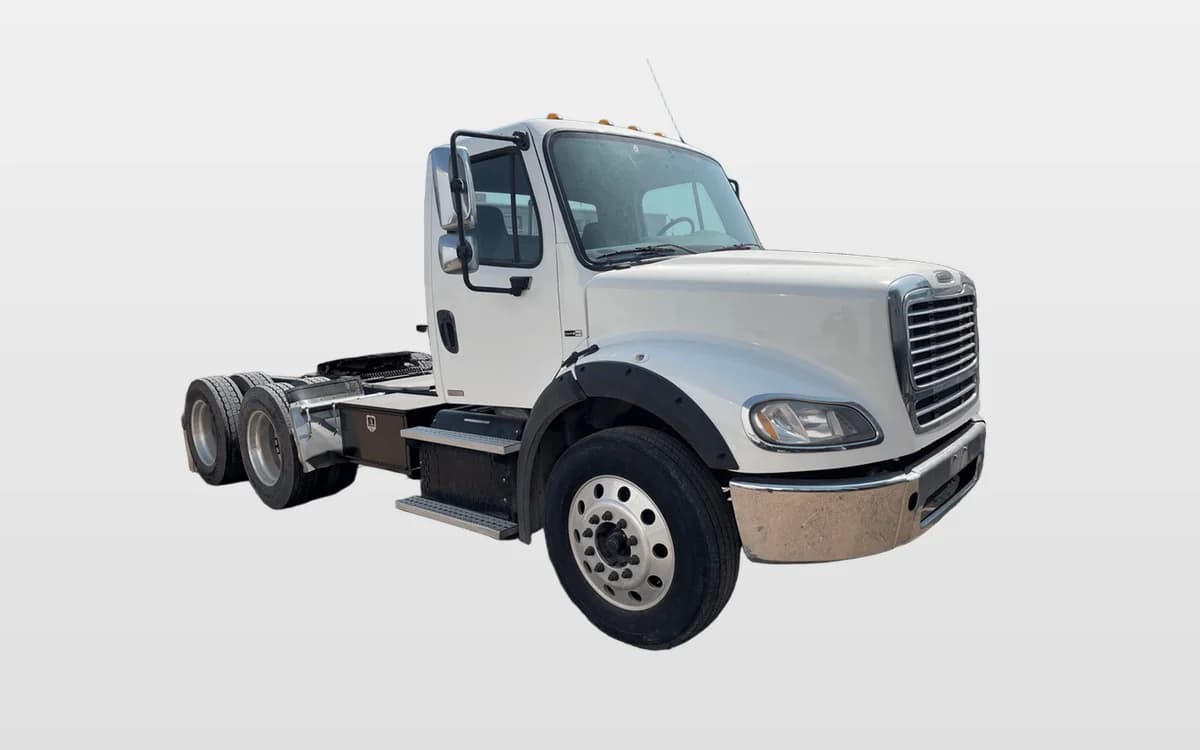 2012 Freightliner M2 106