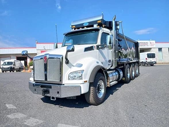 2025 Kenworth T880
