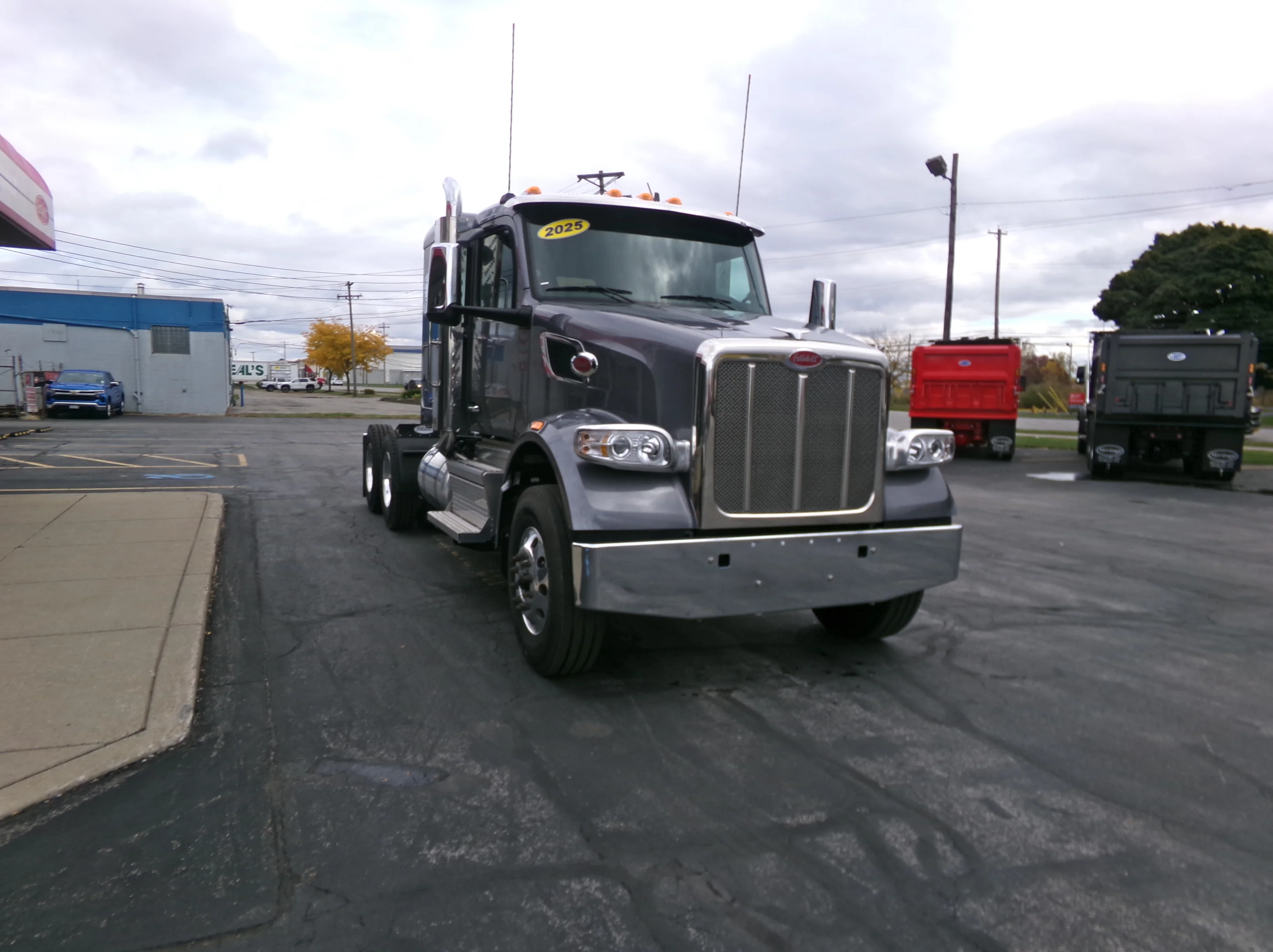 2025 Peterbilt 567