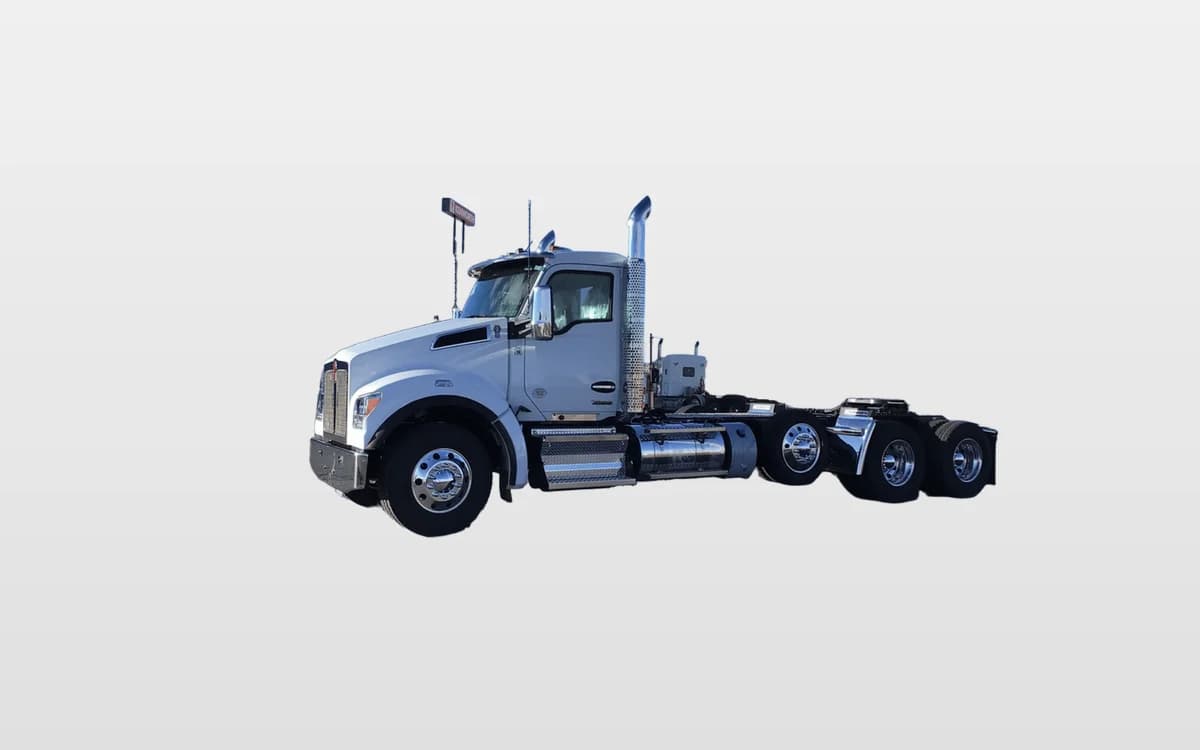 2025 Kenworth T880