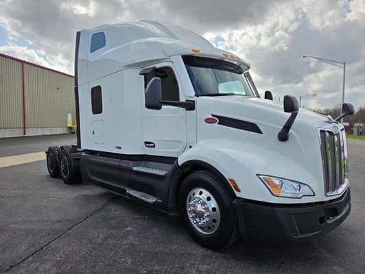 2023 Peterbilt 579
