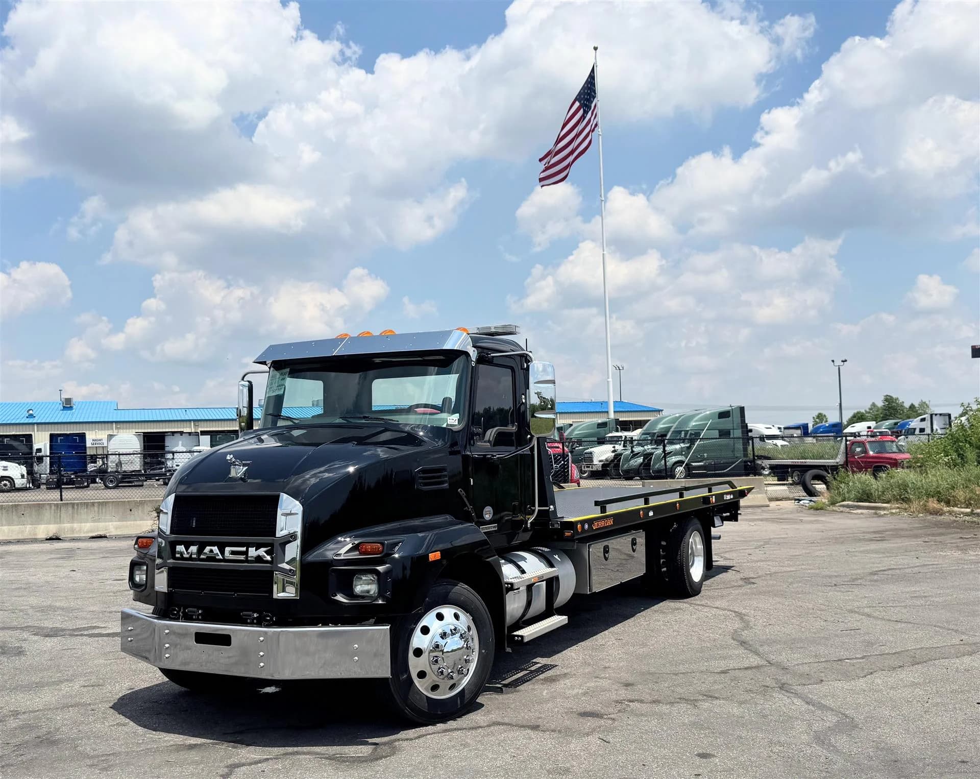 2025 Mack MD