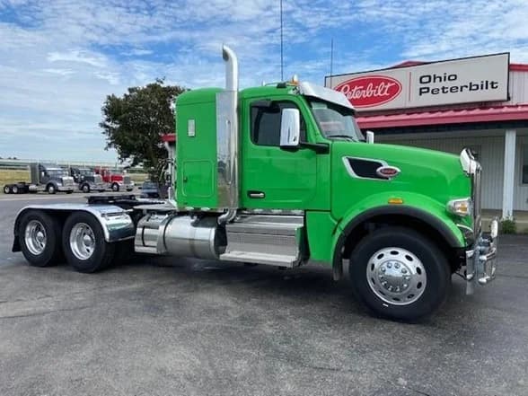 2025 Peterbilt 567