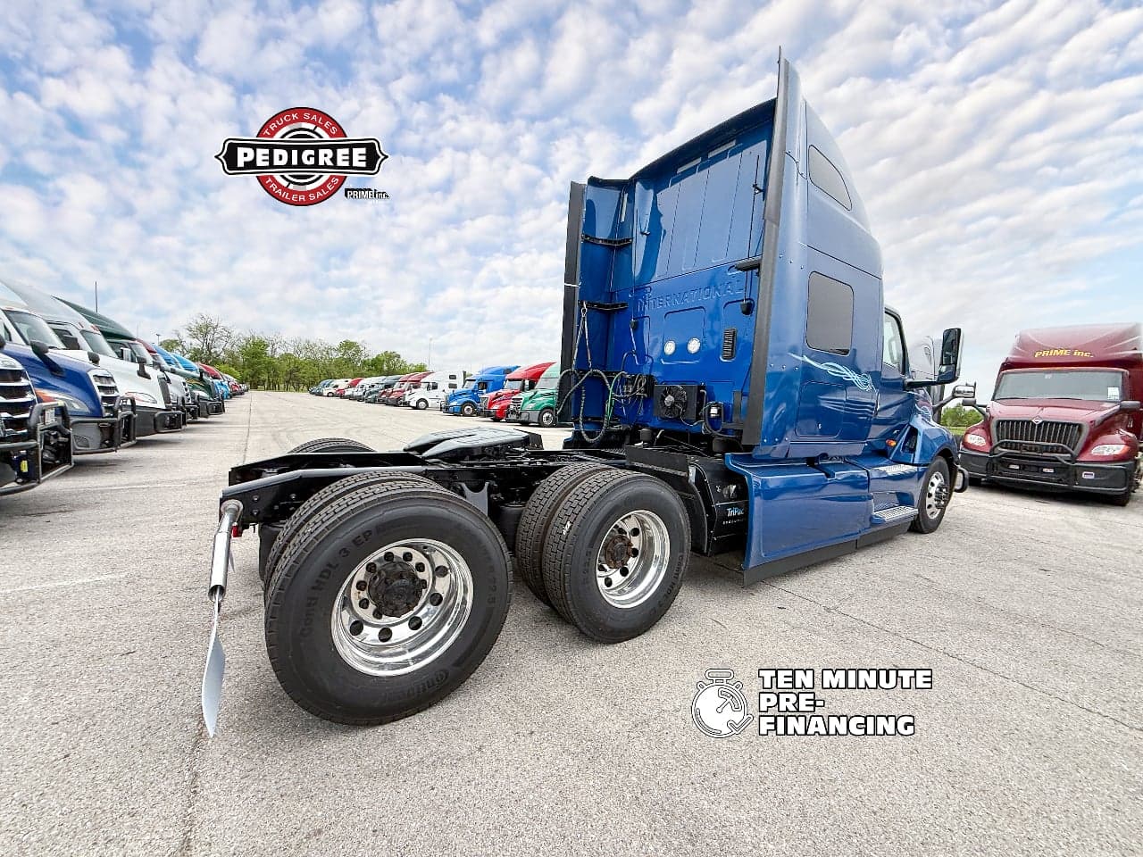 2023 International LT in Springfield, MO — photo 2