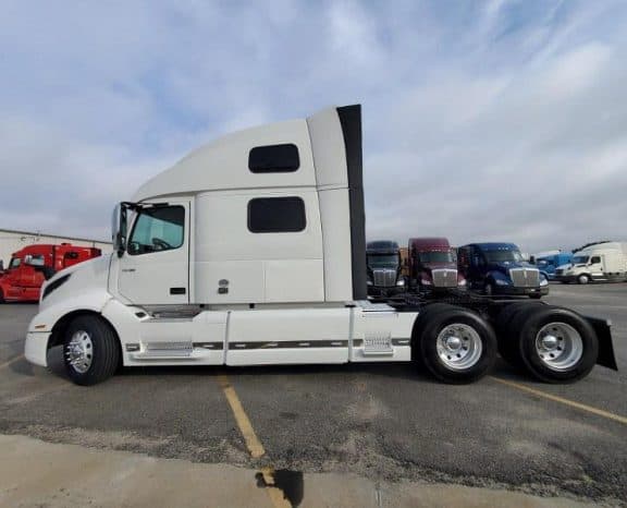 2023 Volvo VNL 860