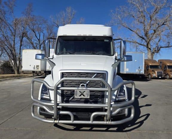 2022 Volvo VNL 740