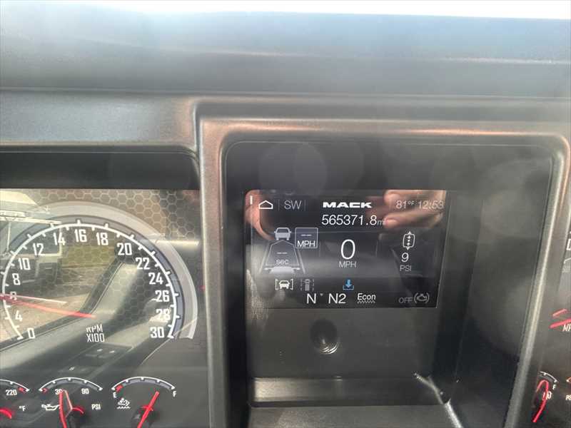 2021 Mack Anthem in Memphis, TN — photo 12