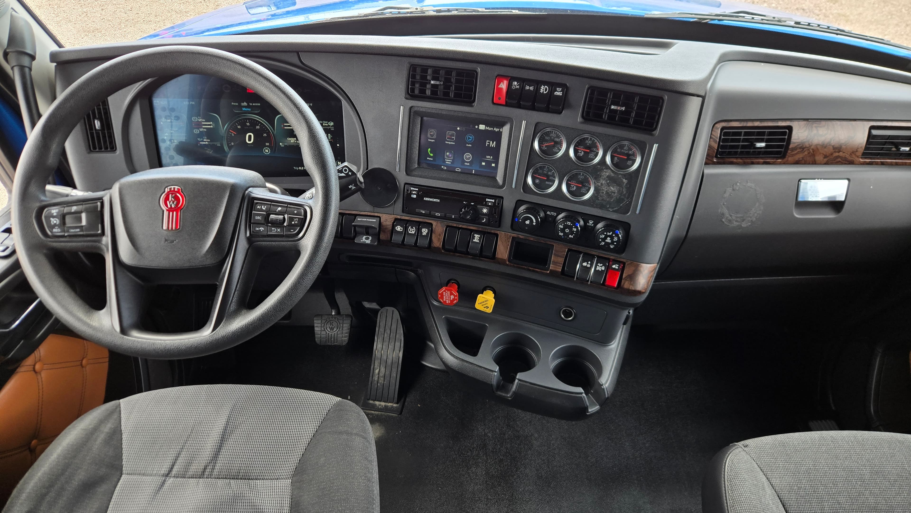 2023 Kenworth T880 in City, IA — photo 10