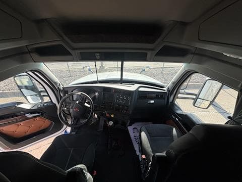 2023 Kenworth T880 in City — photo 6