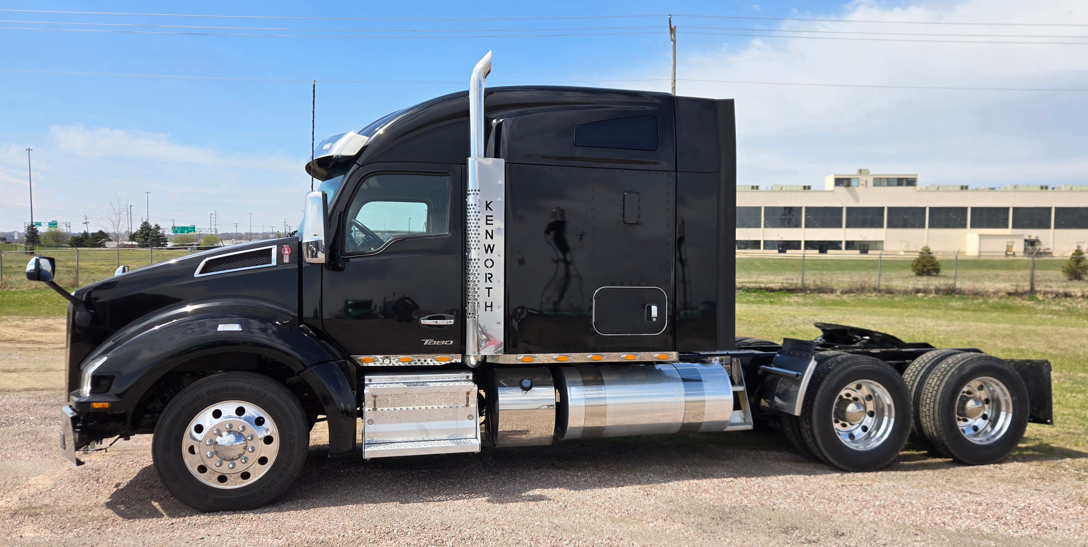 2023 Kenworth T880 in NORFOLK, NE — photo 2
