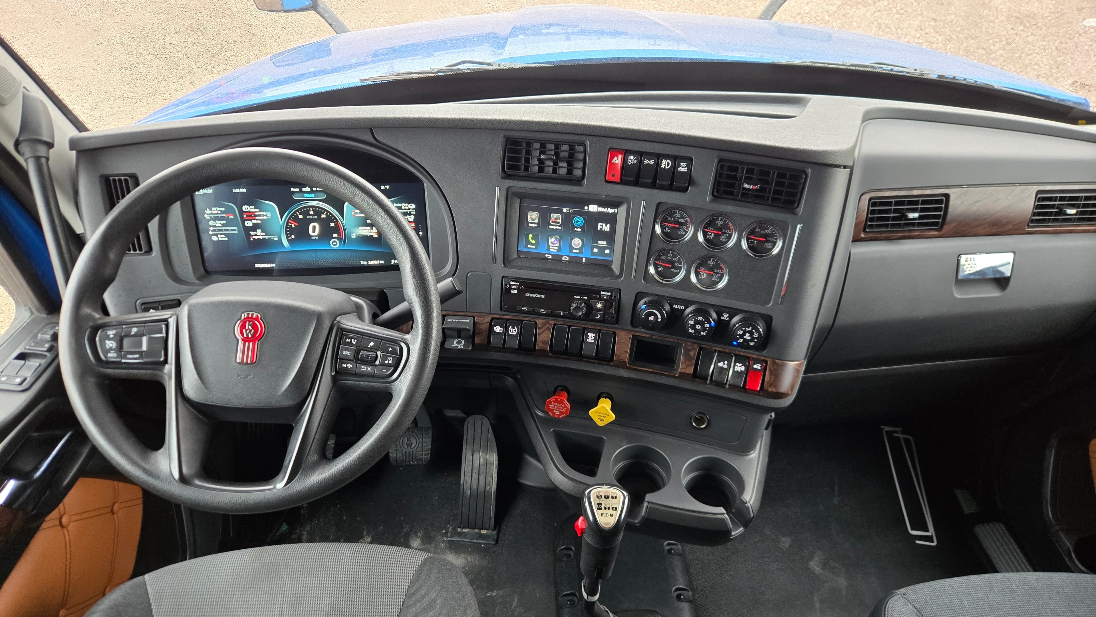 2023 Kenworth T880 in COUNCIL BLUFFS, IA — photo 11