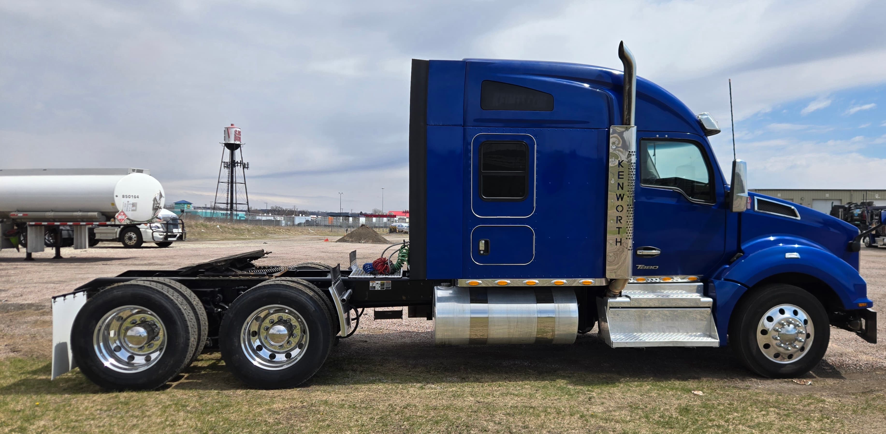 2023 Kenworth T880 in COUNCIL BLUFFS, IA — photo 6
