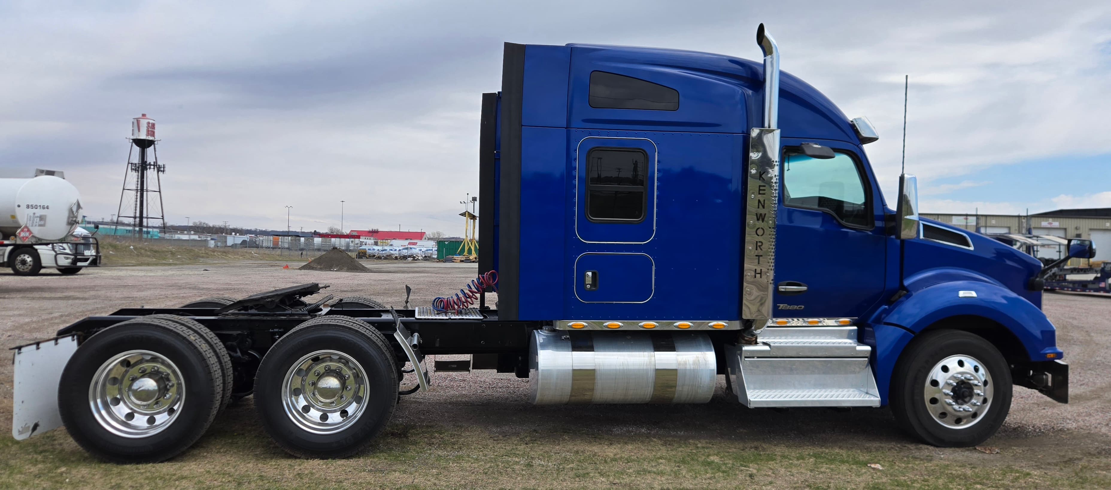 2023 Kenworth T880 in COUNCIL BLUFFS, IA — photo 5