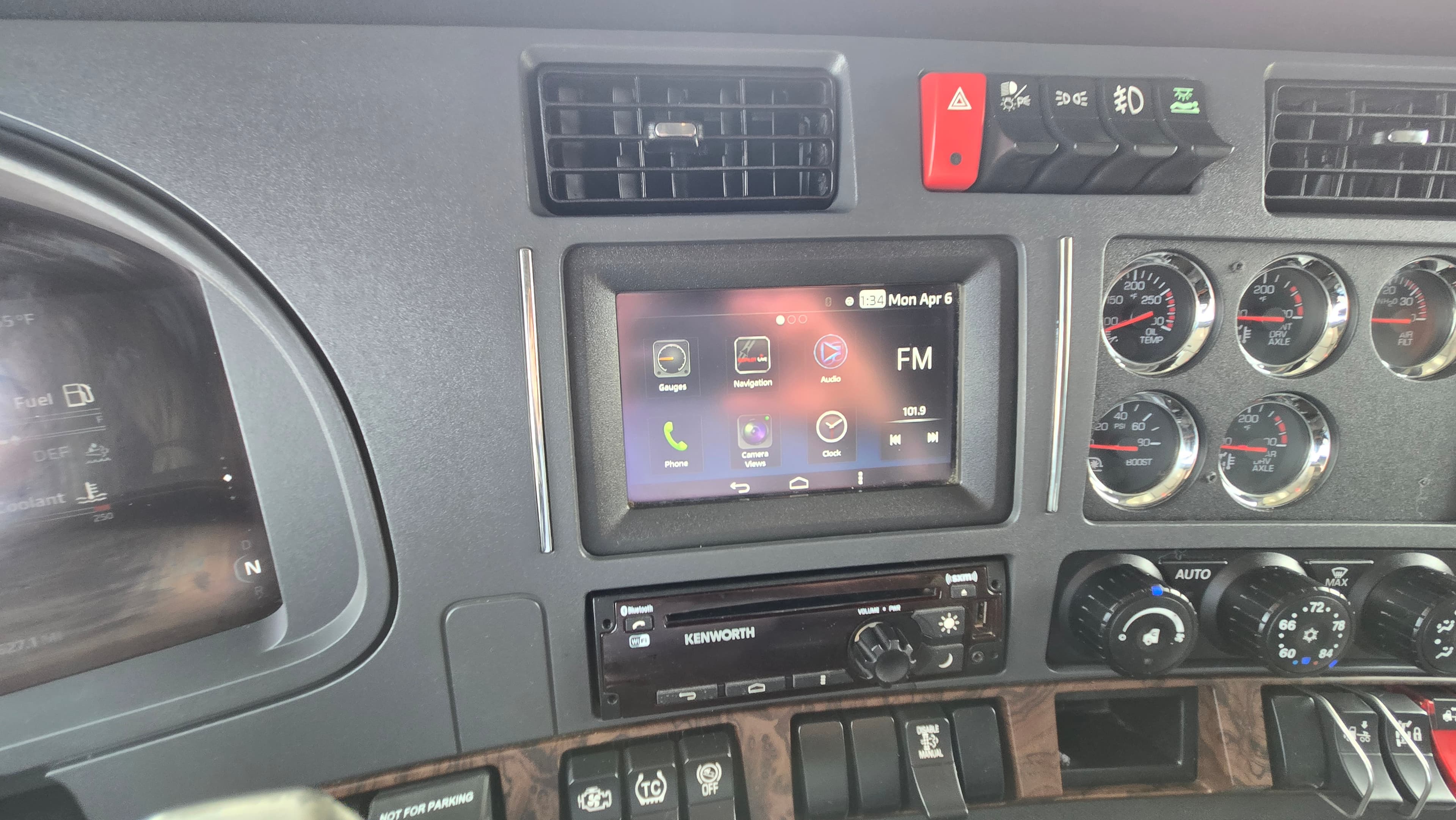 2023 Kenworth T880 in COUNCIL BLUFFS, IA — photo 14