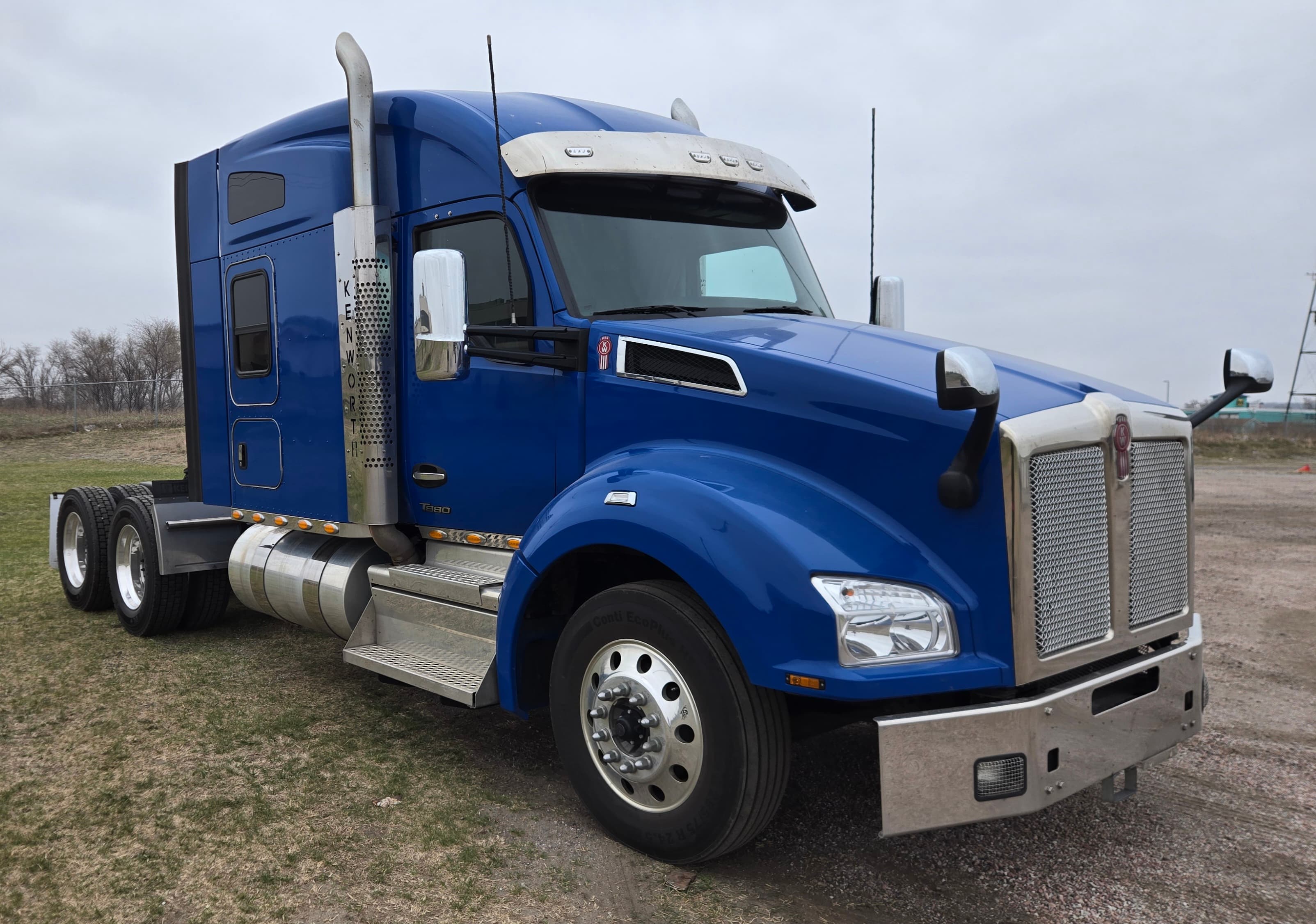 2023 Kenworth T880 in COUNCIL BLUFFS, IA — photo 3