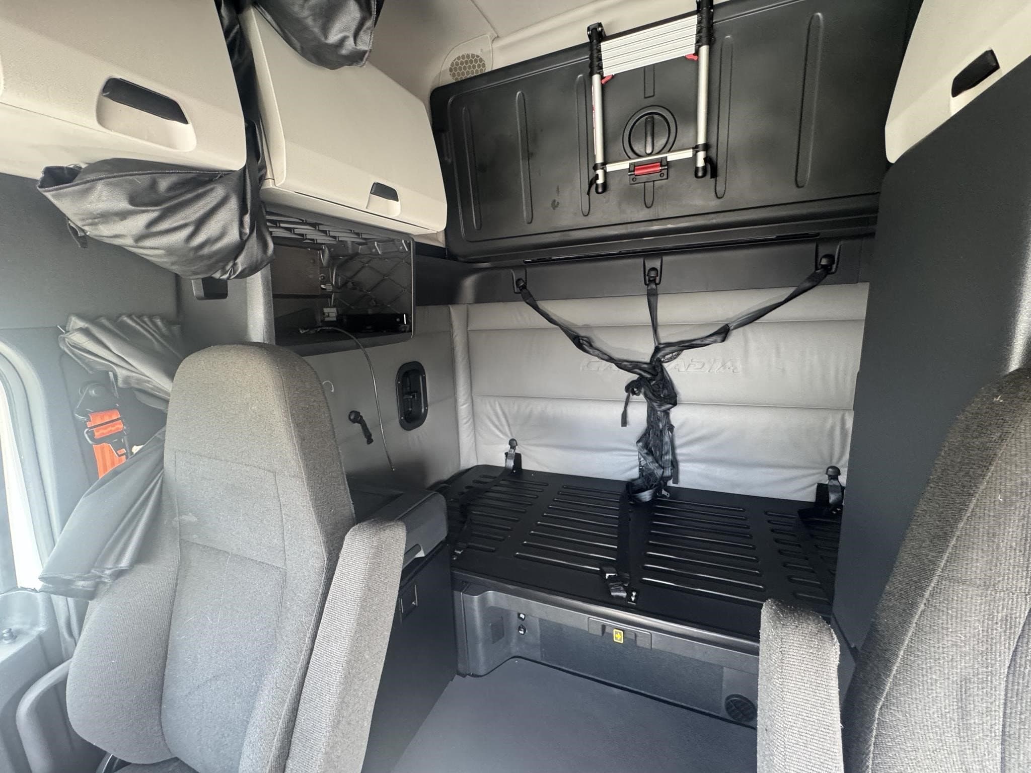 2022 Freightliner — photo 3