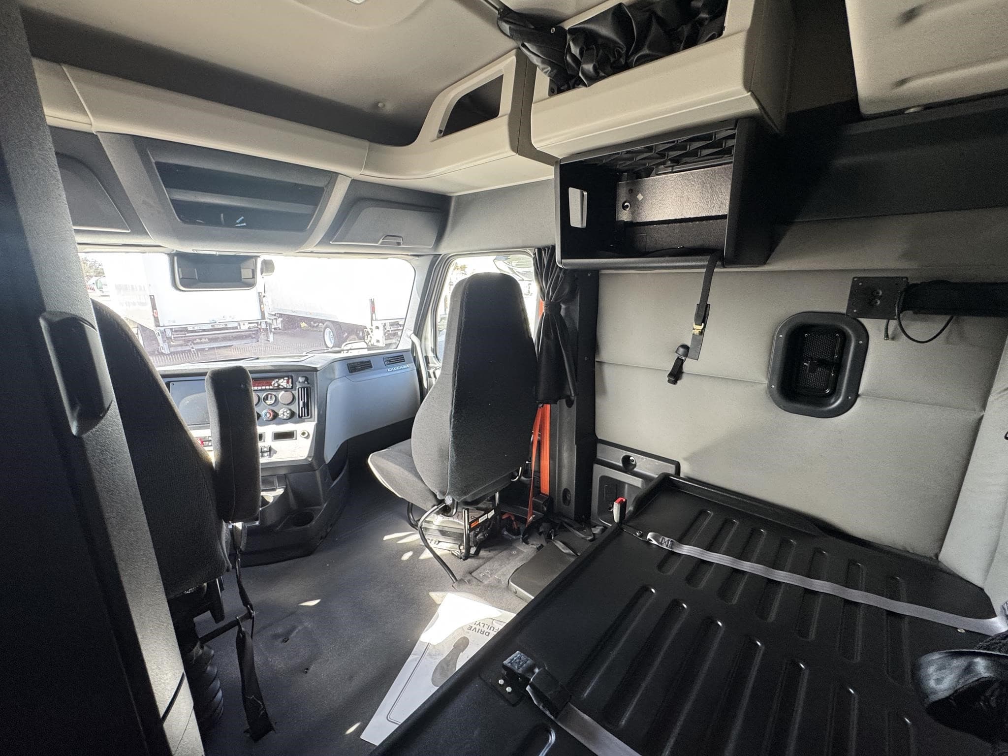 2020 Freightliner — photo 5
