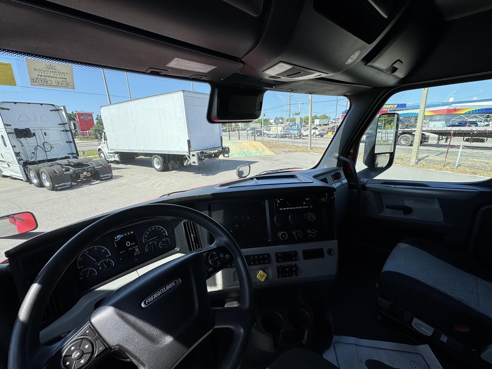 2022 Freightliner — photo 2