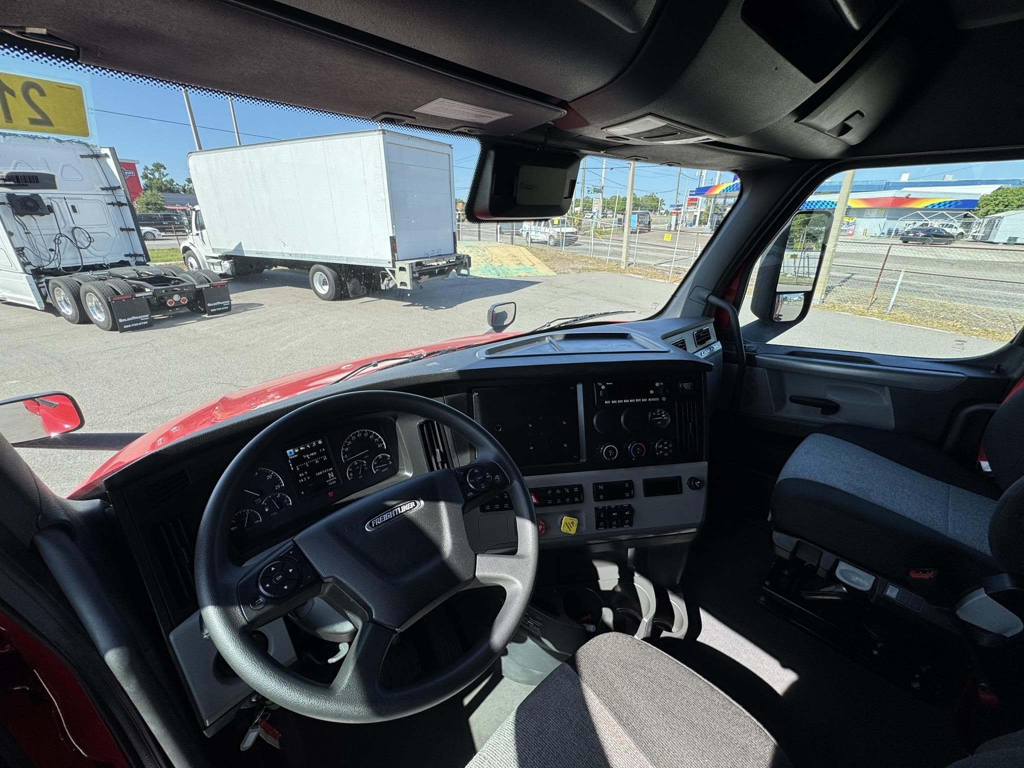 2022 Freightliner — photo 2