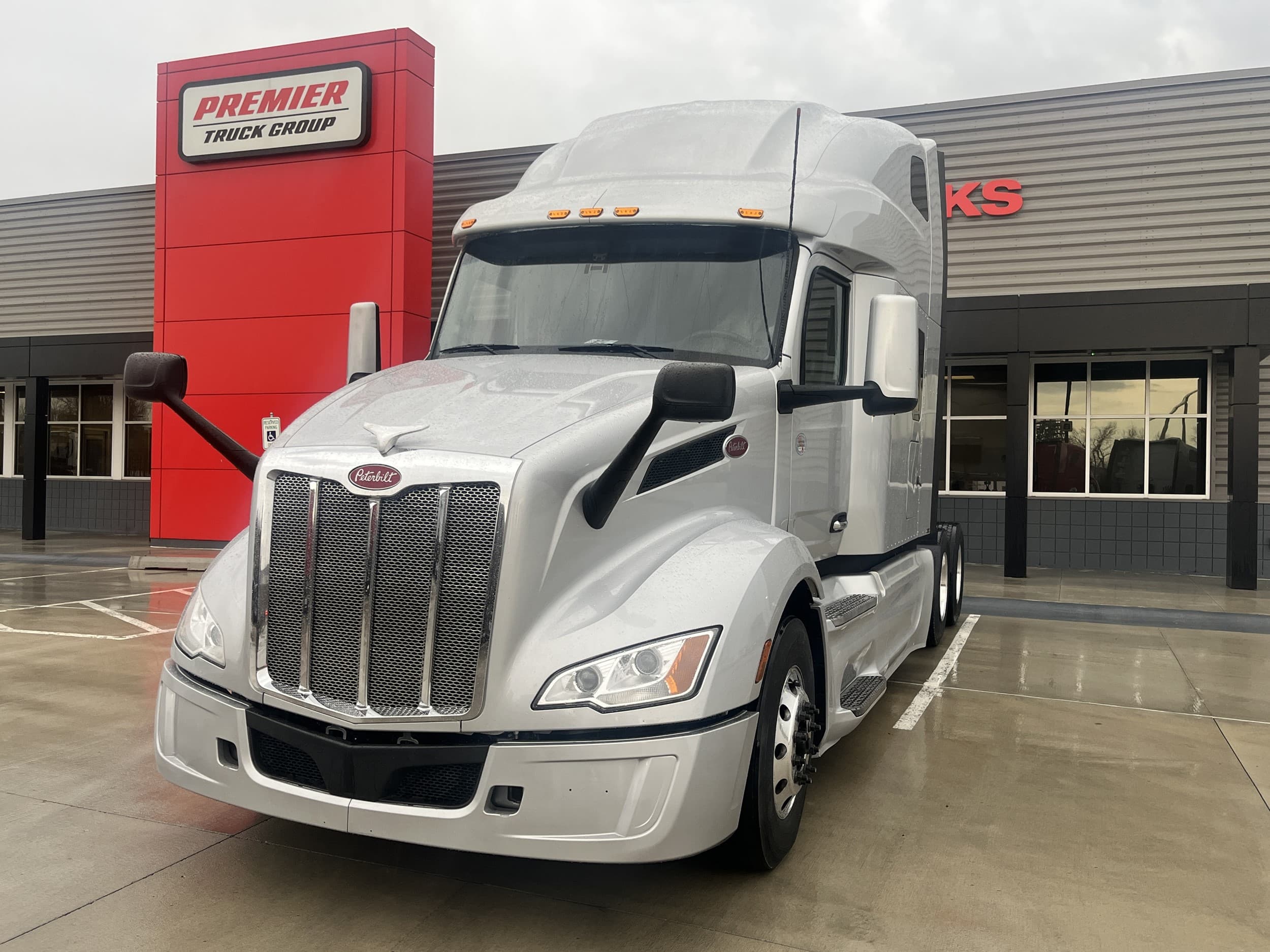 2023 Peterbilt