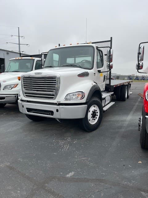 2012 Freightliner M2 106
