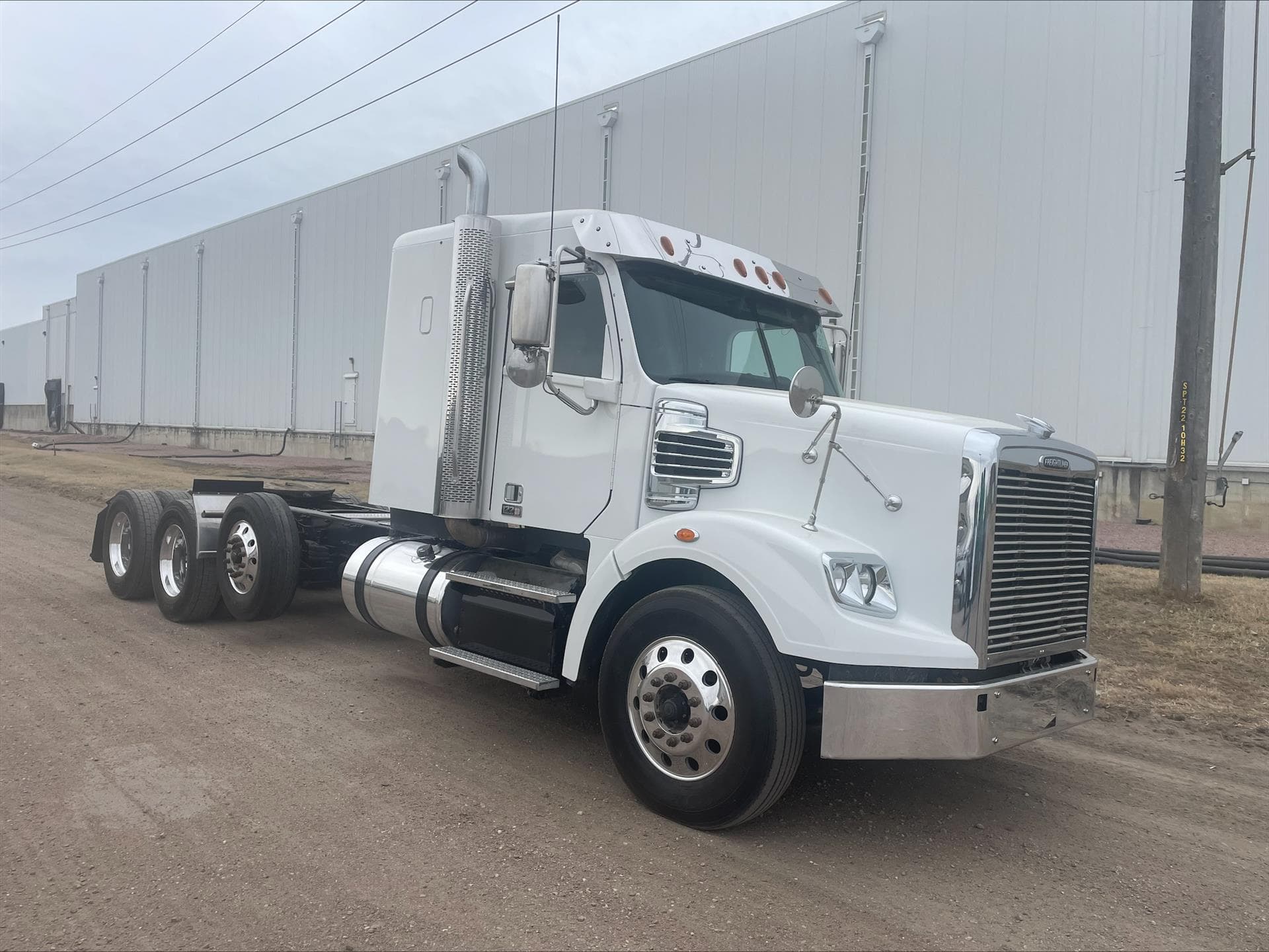 2022 Freightliner 122SD