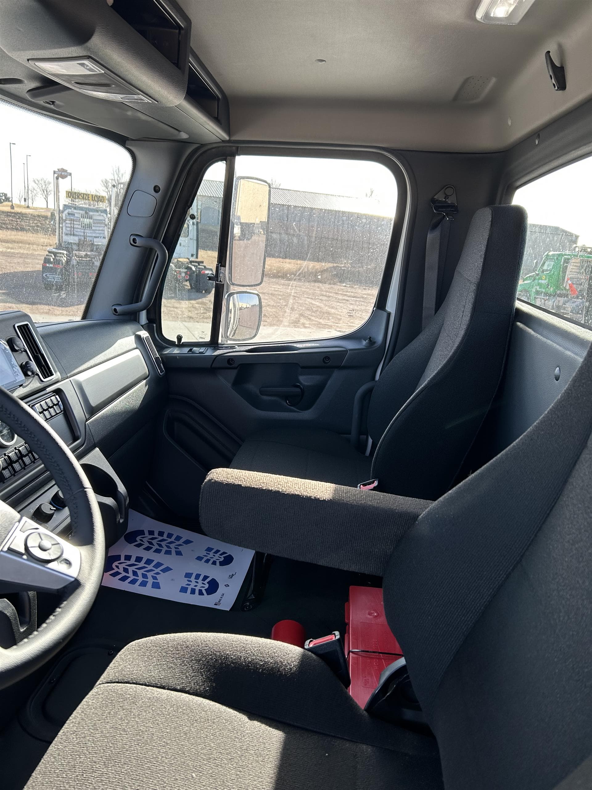2026 Freightliner 114SD in Sioux Falls, SD — photo 8