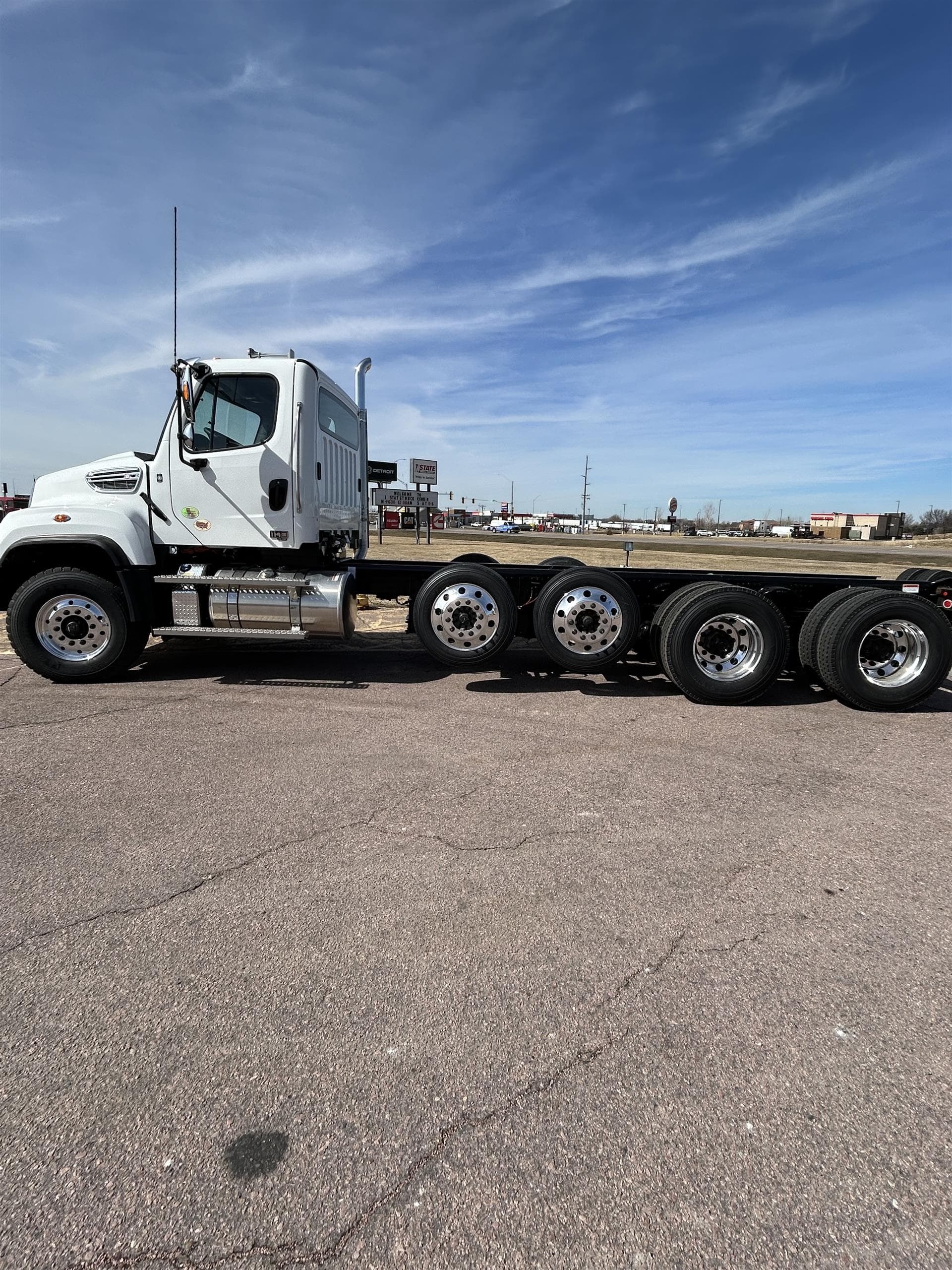 2027 Freightliner 114SD