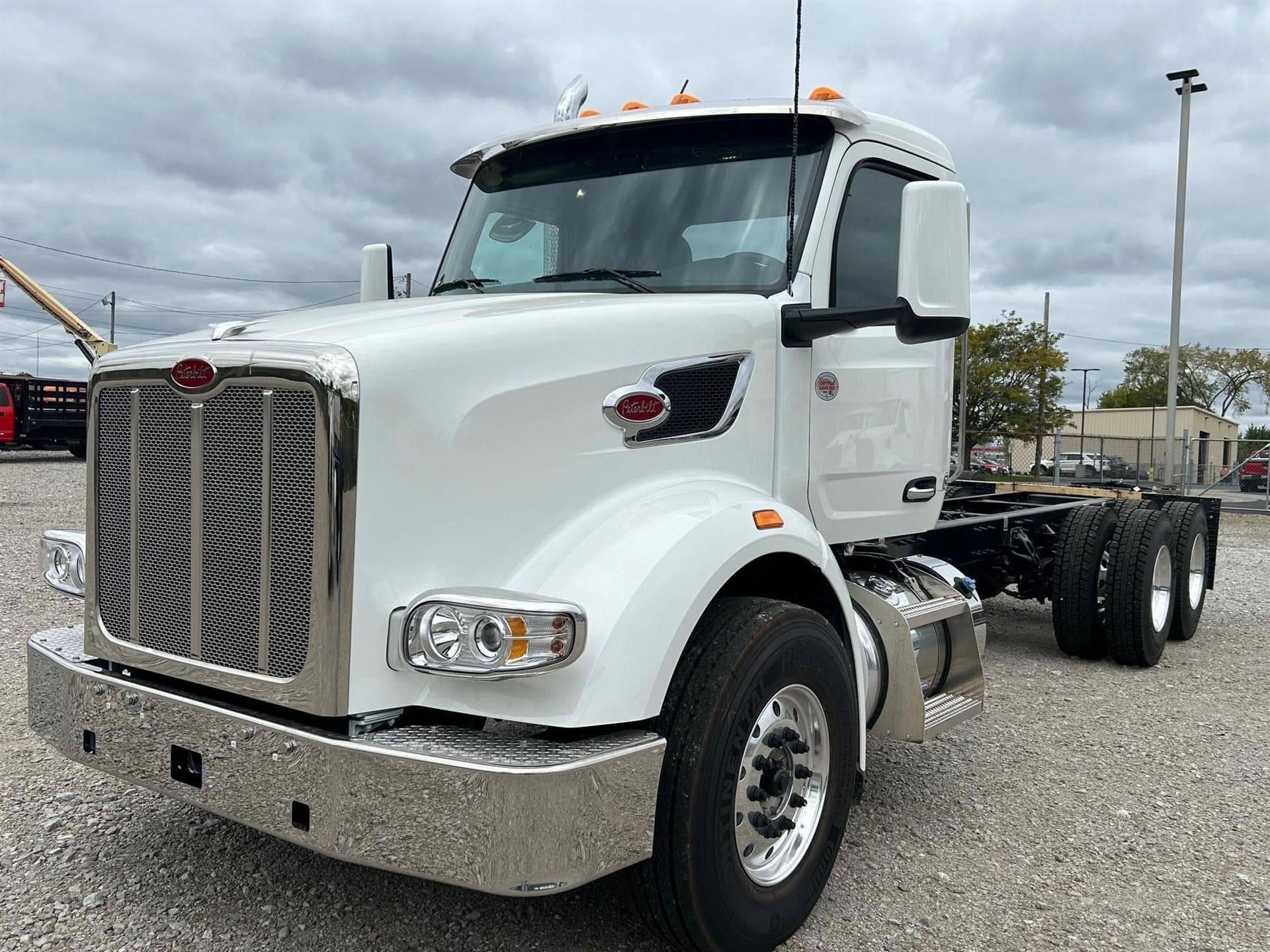 2025 Peterbilt 567