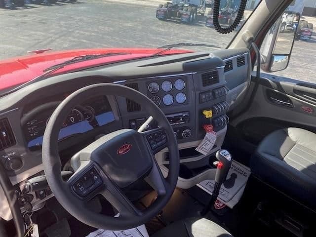 2025 Peterbilt 567 in Perrysburg, OH — photo 14