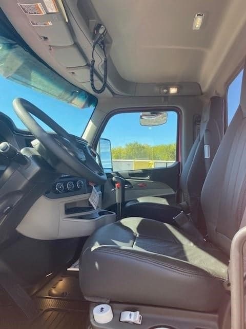 2025 Peterbilt 567 in Perrysburg, OH — photo 12