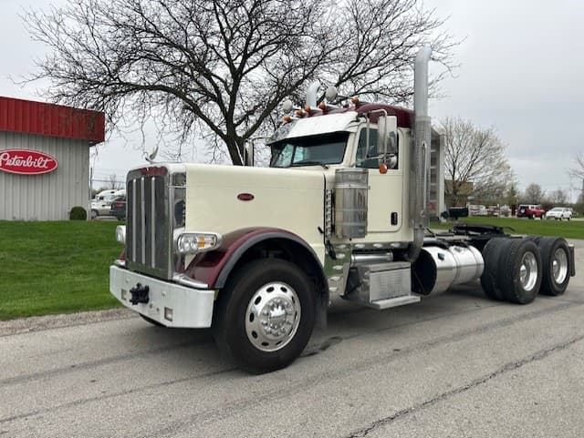 2022 Peterbilt 389