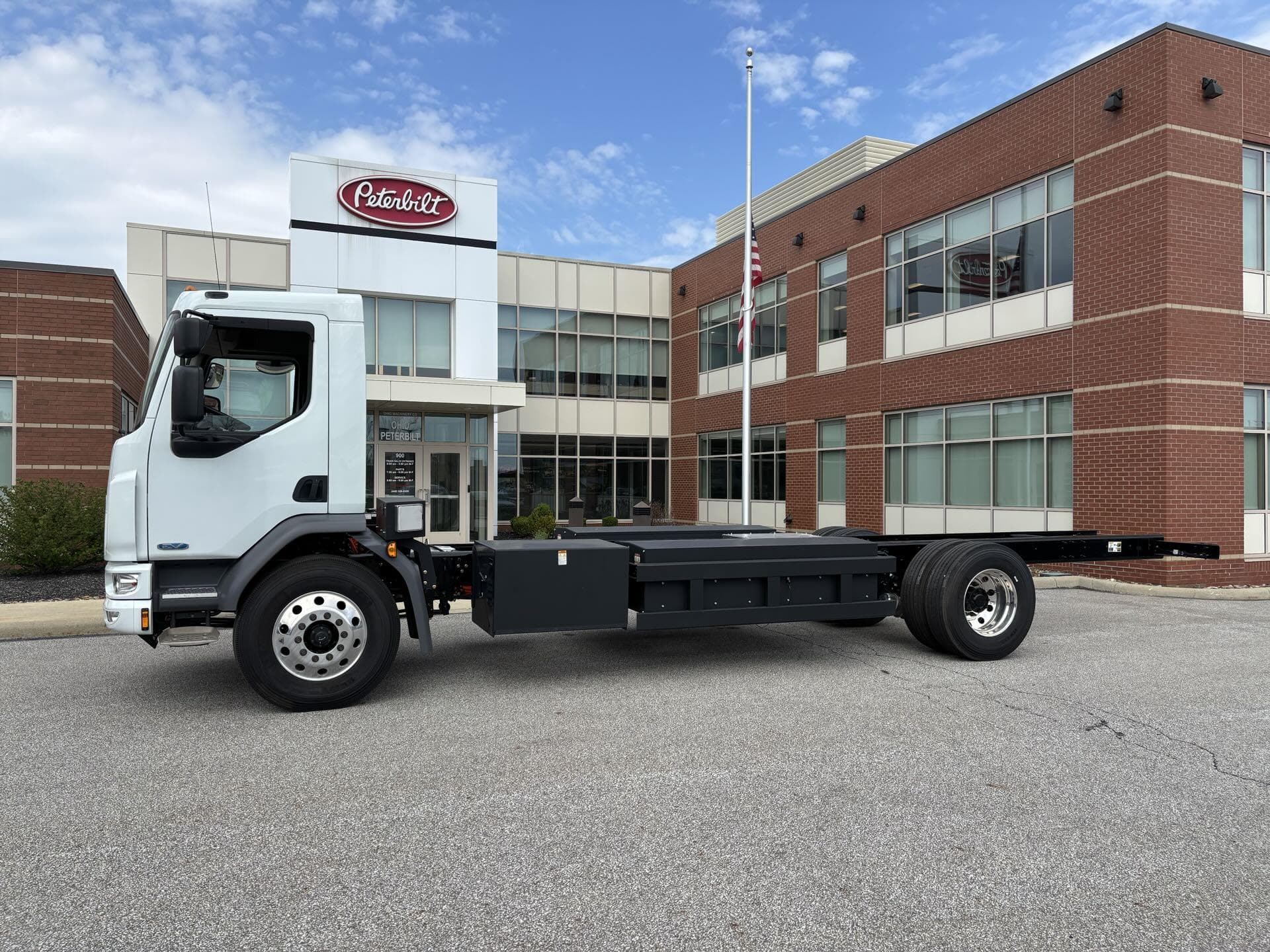 2026 Peterbilt 220EV