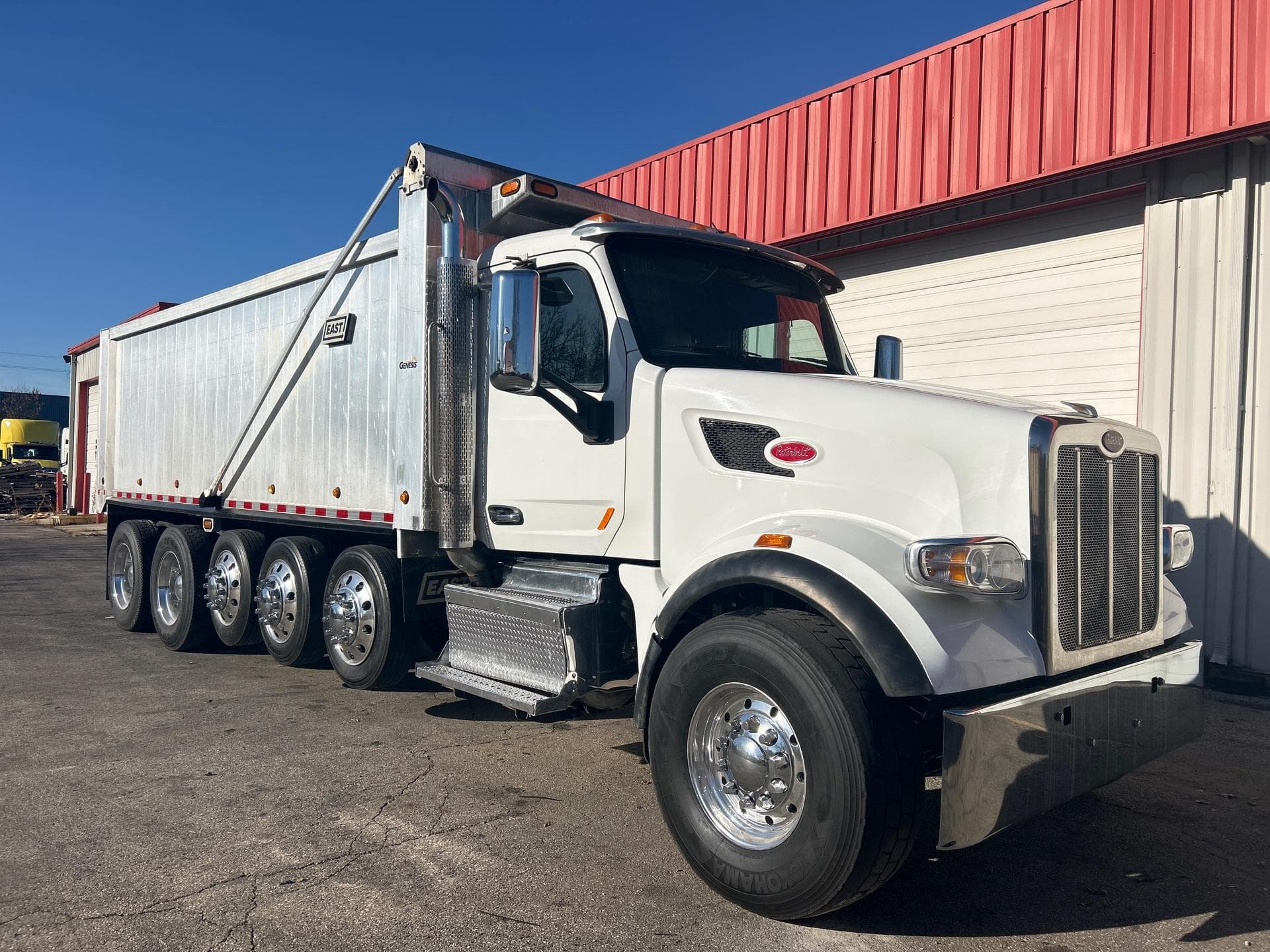 2020 Peterbilt 567
