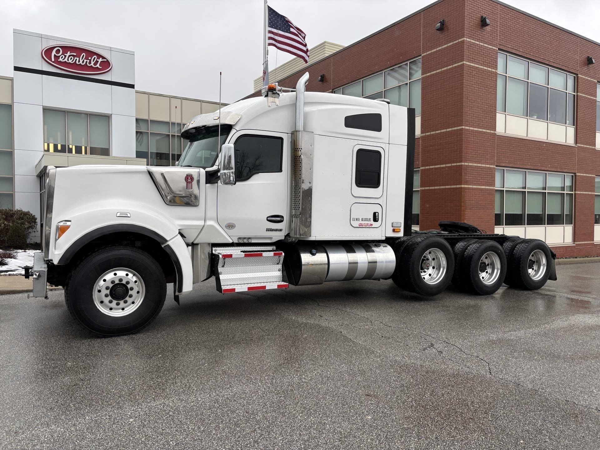 2024 Kenworth W990
